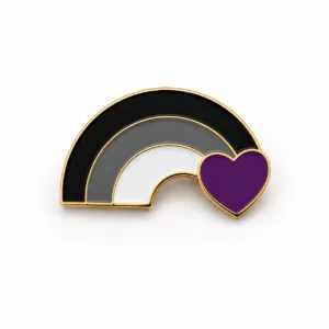 Aseksuele Pride regenboog pin met zwarte grijze en witte boog paars hart en goudkleurige rand