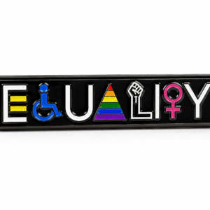 EQUALITY Pride pin met kleurrijke inclusieve symbolen op zwarte achtergrond