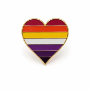 Hartvormige Lesbian Pride pin met 7 kleurbanen en goudkleurige rand
